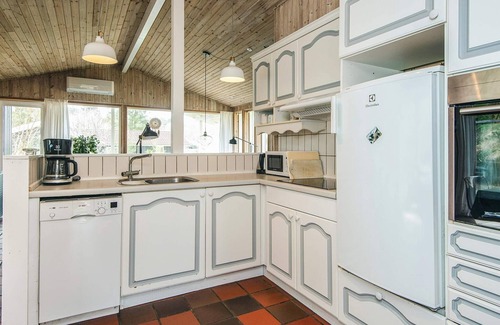 Femmøller House | Spacious 8-Person Holiday Home in Ebeltoft with Great Amenities