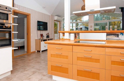 Øksenmølle House | Inviting 8-Person Holiday Home in Ebeltoft - Pet Friendly