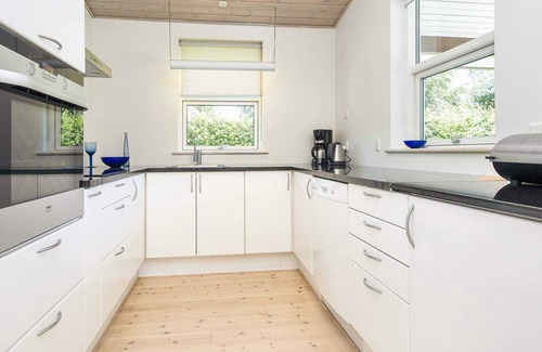 Fjellerup House | Spacious 8-Person Holiday Home with Ocean View in Glesborg