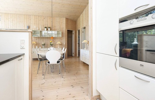 Fjellerup House | Spacious 8-Person Holiday Home with Ocean View in Glesborg