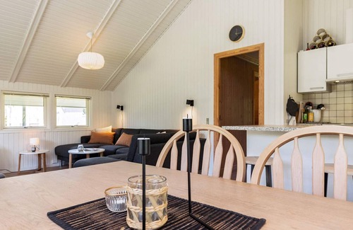 Hojslev House | Perfect Holiday Home for 8 in Højslev - Top Rated Stay