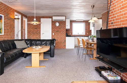 Vrist Strand House | Spacious 8-Person Holiday Home with Oceanfront Views