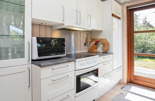 Sønder Nissum House | Ideal 8-Person Holiday Home with Oceanfront Views in Ulfborg