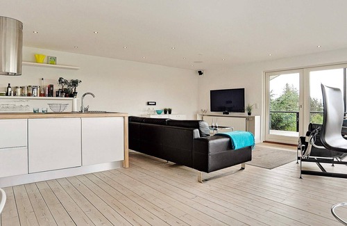 Tranum House | Ideal Holiday Home for 8 in Brovst with Breakfast Included
