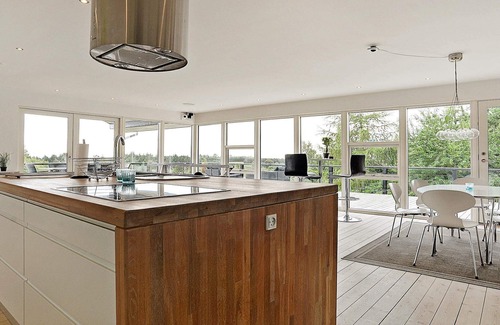 Tranum House | Ideal Holiday Home for 8 in Brovst with Breakfast Included