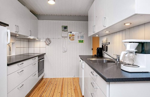 Sundstrup House | Family-Friendly 8-Person Holiday Home with Ocean View