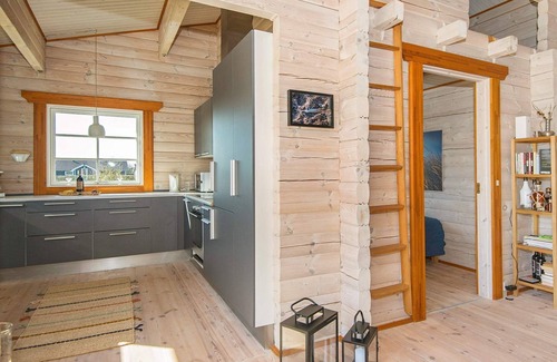 Falen House | Spacious 8-Person Holiday Home in Hemmet with Breakfast