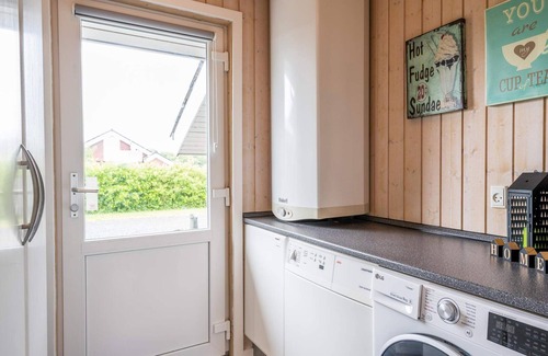 Falen House | Spacious 8-Person Holiday Home in Hemmet with Spa
