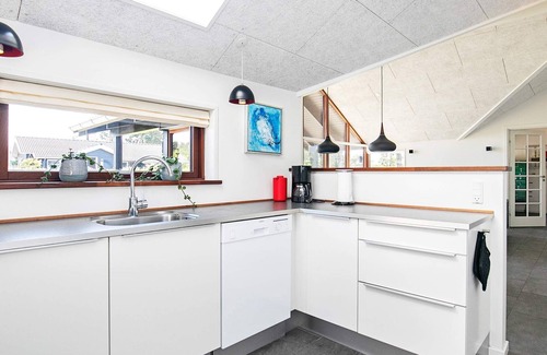Grønhøj House | Perfect Holiday Home for 8 in Løkken with Spa & Breakfast