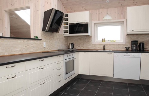 Nr. Lyngby House | Spacious Holiday Home for 8 in Løkken with Pool & Spa