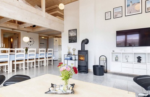 Nr. Lyngby House | Spacious 8-Person Holiday Home in Løkken with Ocean View