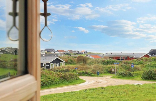 Nr. Lyngby House | Spacious 8-Person Holiday Home in Løkken with Ocean View