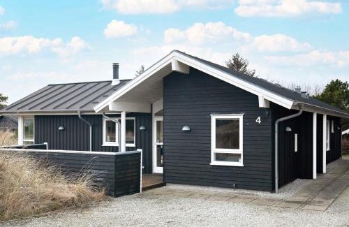 Aalbaek House | Spacious 8-Person Holiday Home in LB K - Rated 9/10