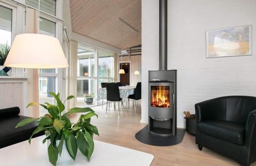 Aalbaek House | Spacious 8-Person Holiday Home in LB K - Rated 9/10