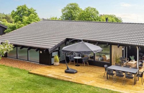Tversted House | Family-Friendly 8-Person Holiday Home with Pool in Bindslev
