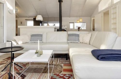 Tversted House | Family-Friendly 8-Person Holiday Home with Pool in Bindslev