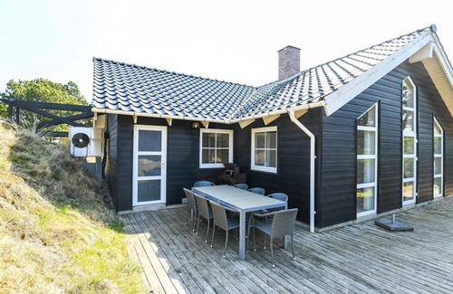 Rindby Strand House | Cozy 8-Person Holiday Home in Fanø - Pet Friendly & More