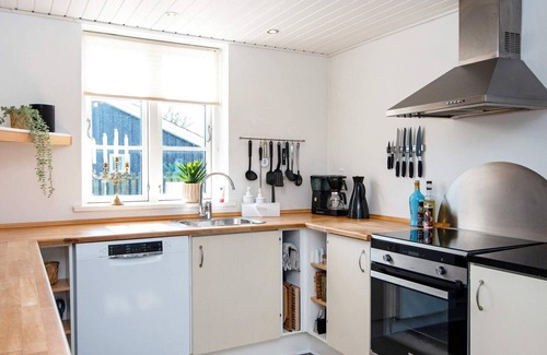 Grena Strand House | Spacious 8-Person Holiday Home with Oceanfront Views