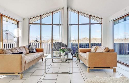 Hjørring House | Spacious 8-Person Holiday Home in Hj rring - Pet Friendly