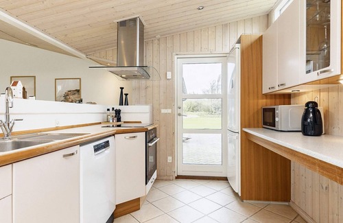 Nørre Lyngby House | Ideal 8-Person Holiday Home in Løkken with Top Amenities
