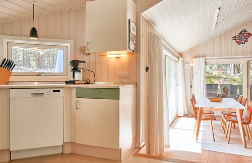 Spidsegard House | Spacious 8-Person Holiday Home with Ocean View in Nexø