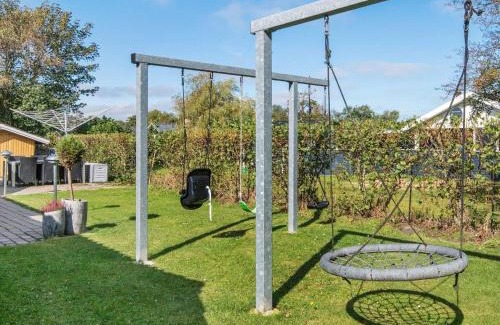 Bork Havn House | Ideal 8-Person Holiday Home in Hemmet - Pet & Child Friendly