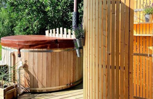 Falen House | Spacious 8-Person Holiday Home in Family-Friendly Hemmet