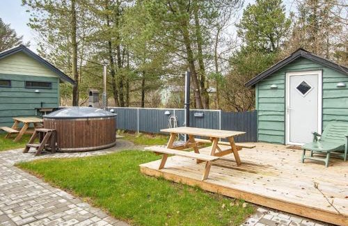 Hemmet House | Spacious 8-Bedroom Holiday Home in Hemmet for Families