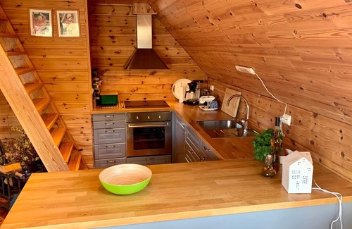 Bomlo House | Oceanfront Holiday Home for 8 in Urangsvåg - Top Rated!
