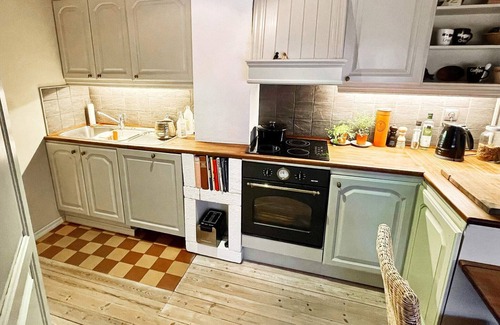 Maloy House | Family-Friendly Holiday Home for 8 in Scenic MÅLØY