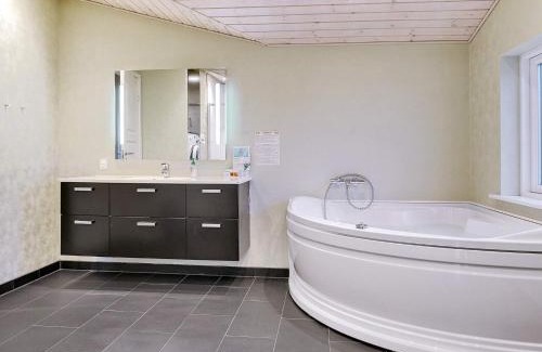 Nordost House | 8 person holiday home in Sæby