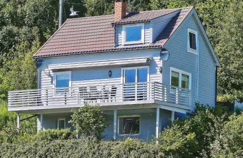 Hyllestad House | Family-Friendly Retreat at Holiday Home Sørbøvåg III