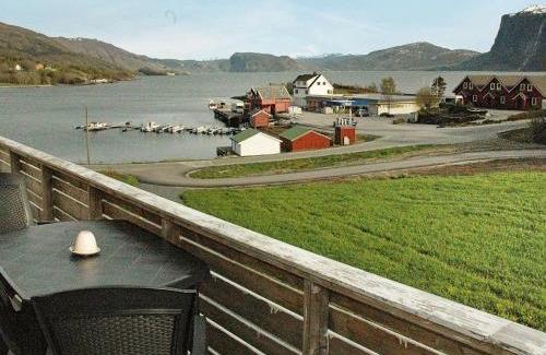 Hyllestad House | Family-Friendly Retreat at Holiday Home Sørbøvåg III