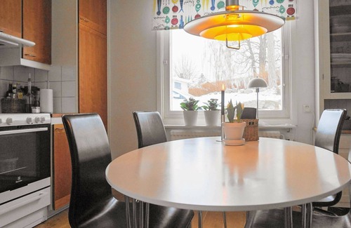 Lerum House | Ideal 8-Person Holiday Home in Lerum with Breakfast Included