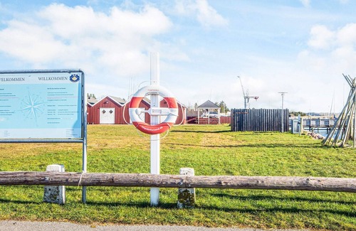 Sundstrup House | Spacious 8-Person Holiday Home in Pet-Friendly Skals