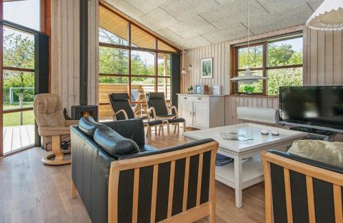 Sønder Nissum House | Spacious 8-Person Holiday Home in Ulfborg - Family Friendly