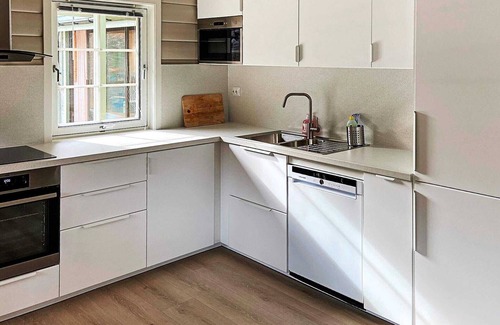 Strand Municipality House | Perfect Holiday Home for 8 in Jørpeland with Breakfast