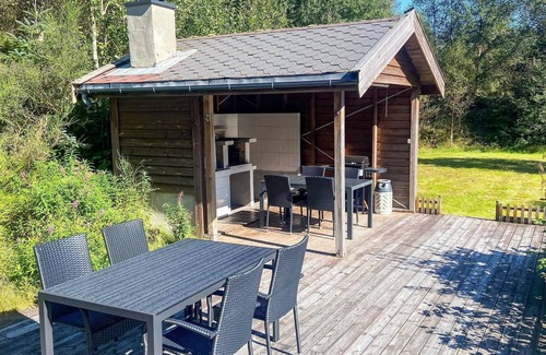 Strand Municipality House | Perfect Holiday Home for 8 in Jørpeland with Breakfast