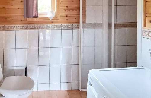 Orsta House | Spacious 8-Person Holiday Home in ØRSTA/BRUNGOT