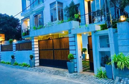 Kudapaduwa Hotel | Budget-Friendly 8 Plus Motels with Oceanfront Views