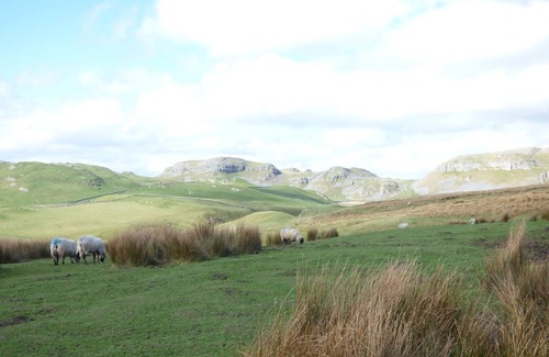 Fourstones Near Bentham Cottage | Top-Rated 8 Stonegate: Pet-Friendly with Breakfast & Kitchen
