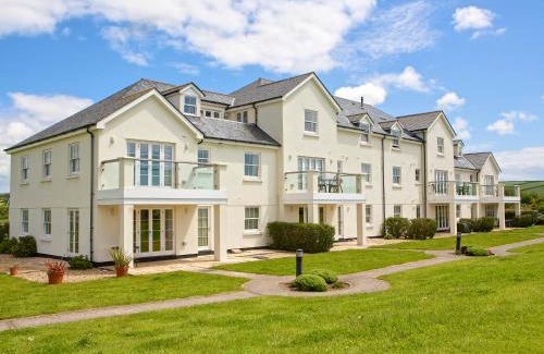 Thurlestone House | Explore 8 Thurlestone Beach: Pet and Child Friendly Retreat