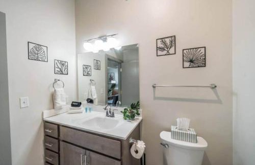 Downtown Louisville Apartment | 8 Unit Cozy & Bright Loft with Free Parking