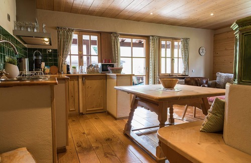 Entfelden Apartment | Spacious 3-Bedroom Apartment with Kitchen & Balcony Access