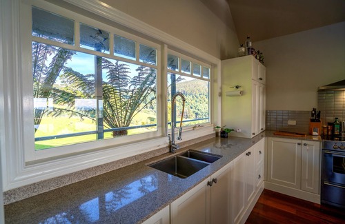 Koonya House | Immerse in 80 Acres of Serene Tranquility and Comfort