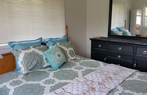Klamath Falls House | Comfortable 80+ Day Stay with Kitchen & BBQ Firepit