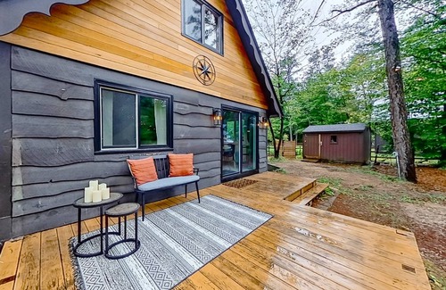 Chocorua Ski and Beach Cabin | Relaxing Oceanfront Cabin with 2 Bedrooms for Families
