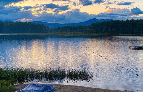Chocorua Ski and Beach Cabin | Relaxing Oceanfront Cabin with 2 Bedrooms for Families