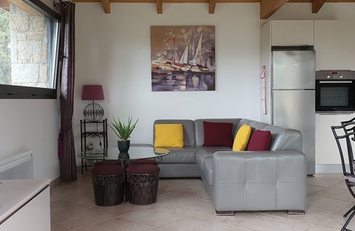 Lumio House | Idyllic Retreat with Pool, Spa & Breathtaking Ocean Views