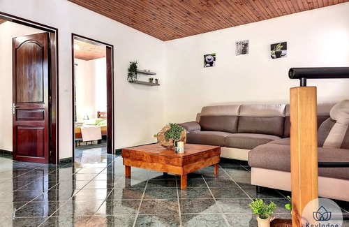 Entre-Deux Villa | 80 m² Villa ∙ 2 bedrooms ∙ 4 guests